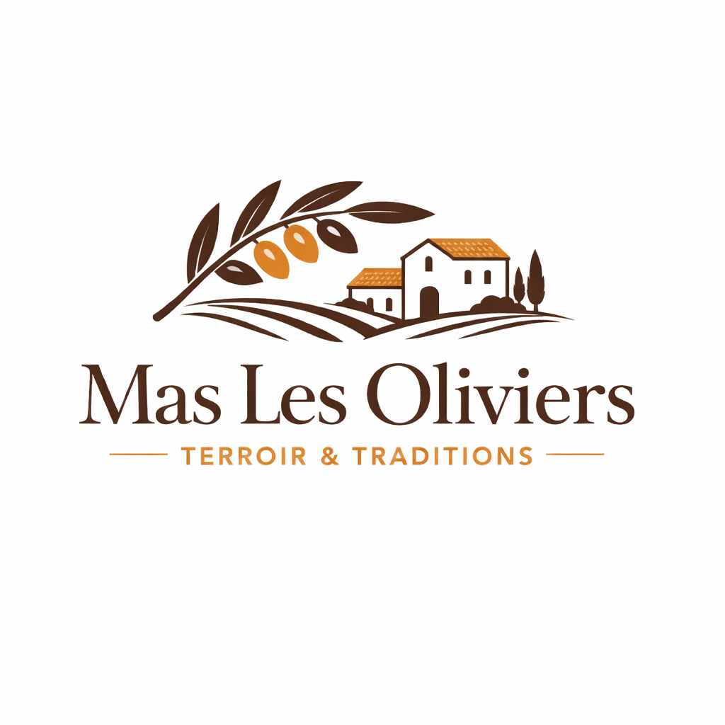 Logo du Mas « Les Oliviers » : une illustration stylisée en marron et ocre d'une bâtisse provençale traditionnelle et de cyprès, surmontée d'un rameau d'olivier chargé d'olives. Juste en dessous, le nom "Mas Les Oliviers" en police élégante, suivi de la devise "TERROIR & TRADITIONS" encadrée de deux tirets.